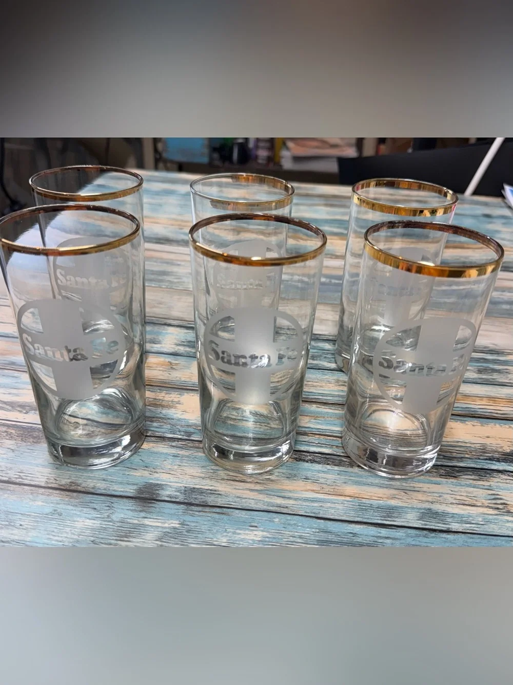 ⭐️Vtg Santa Fe Railway etched drinking glasses with gold rim and cross logo